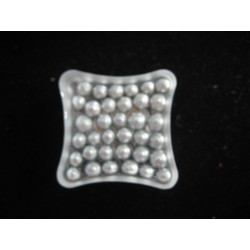 Bague carrée, perles argentées, en résine