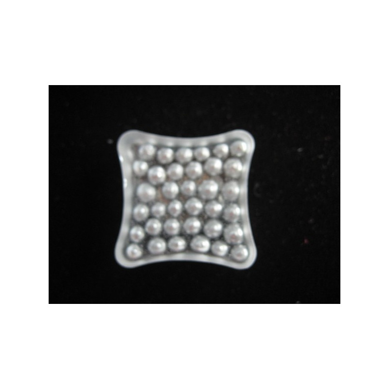 Bague carrée, perles argentées, en résine