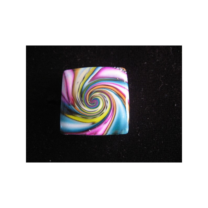 Small square ring, multicolored spiral, in Fimo