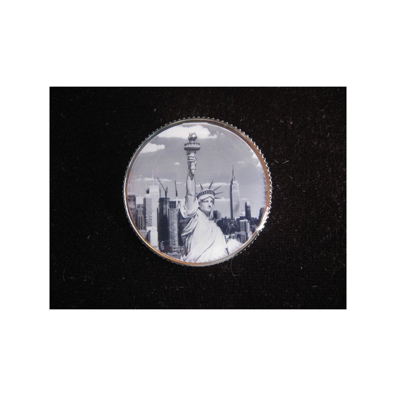 Vintage brooch, Statue of Liberty, set with resin