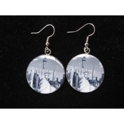 Vintage earrings, Statue of Liberty, set in resin