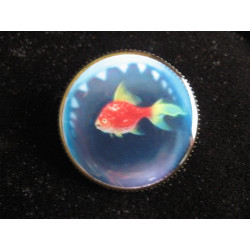 Fancy brooch, fish and shark, set with resin