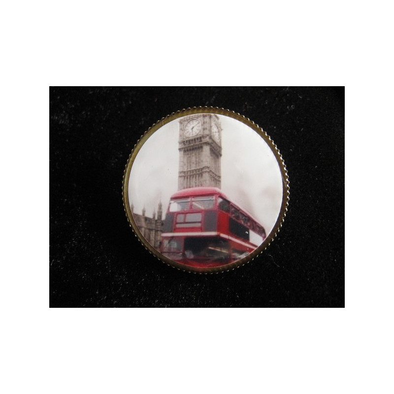 Vintage brooch, Big ben London, set with resin