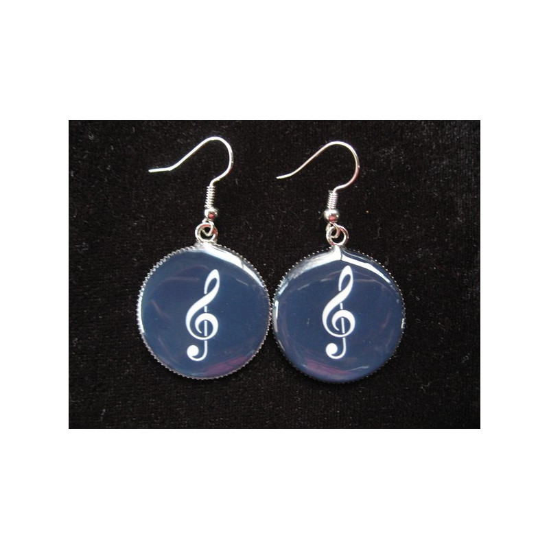 Boucles d'oreilles fantaisie, Clé de Sol, serties en résine