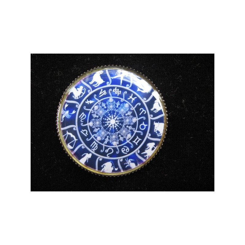 BROCHE vintage, Signes du Zodiaque sur fond bleu, sertie en résine