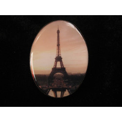 Vintage oval brooch, Eiffel Tower Paris, set in resin