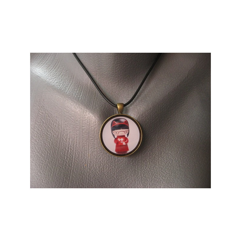 Pendentif kawaii, Dolls Clarice, serti en résine