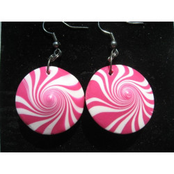 Boucles d'oreilles, spirale fuchsia et blanche, en fimo