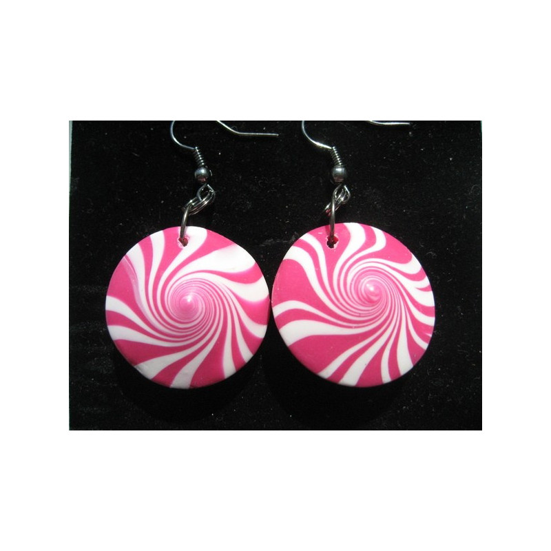 Boucles d'oreilles, spirale fuchsia et blanche, en fimo