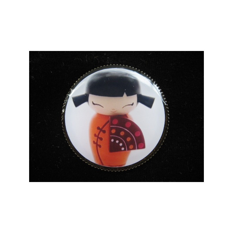 Kawaii brooch, Dolls Happy, set with resin