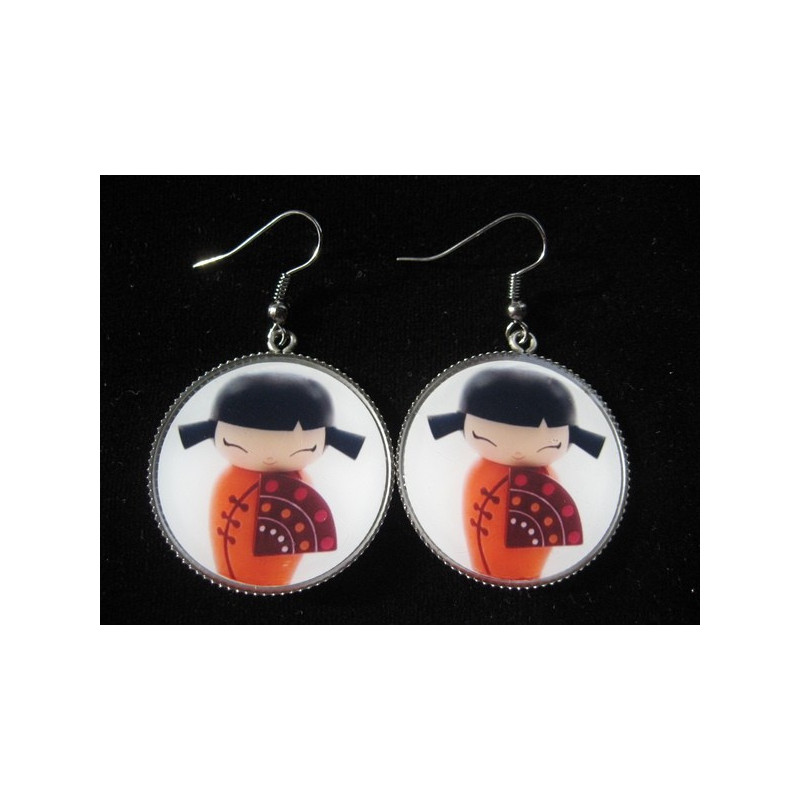 Kawai earrings, Momiji Happy Dolls, set in resin