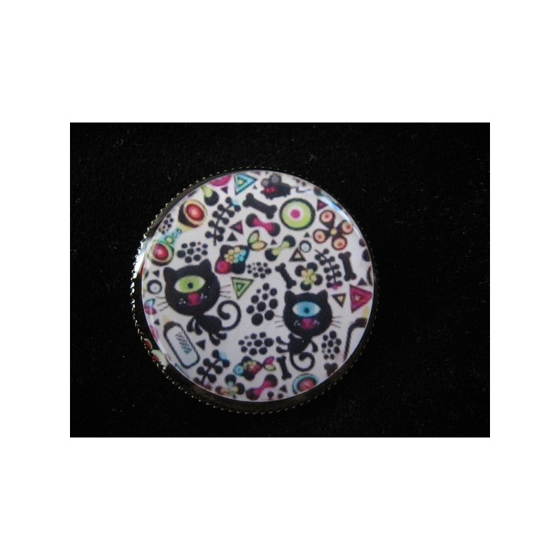 Fancy brooch, Little monsters, set with resin