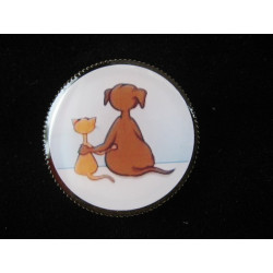 BROCHE fantaisie, Chien et chat, Love story, sertie en résine