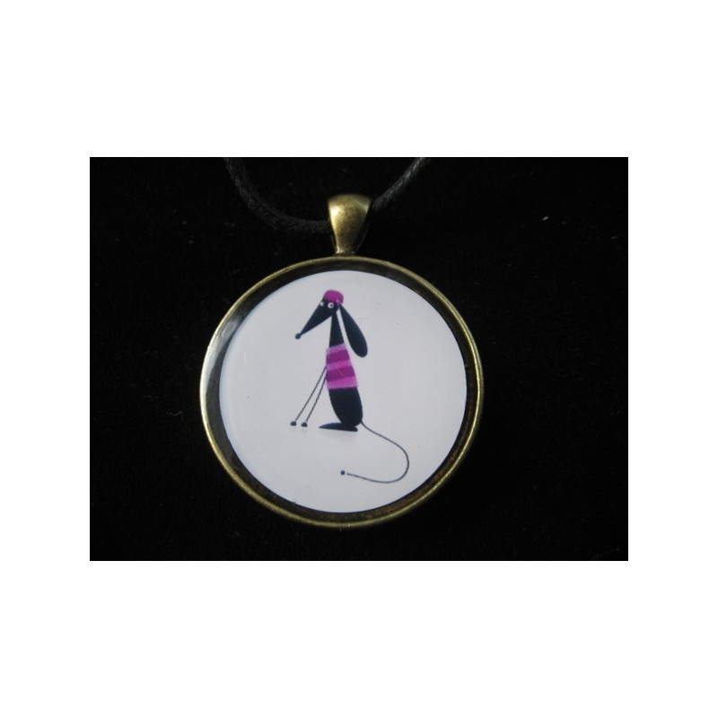 Fashion dog pendant fuchsia, resin set