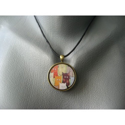 PENDENTIF fantaisie, Chats heureux, serti en résine
