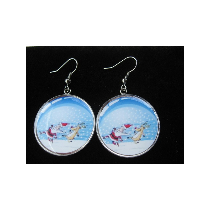 Fancy earrings, Unrestrained Christmas race, set in resin