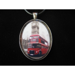 Vintage oval pendant, Big ben London, set in resin