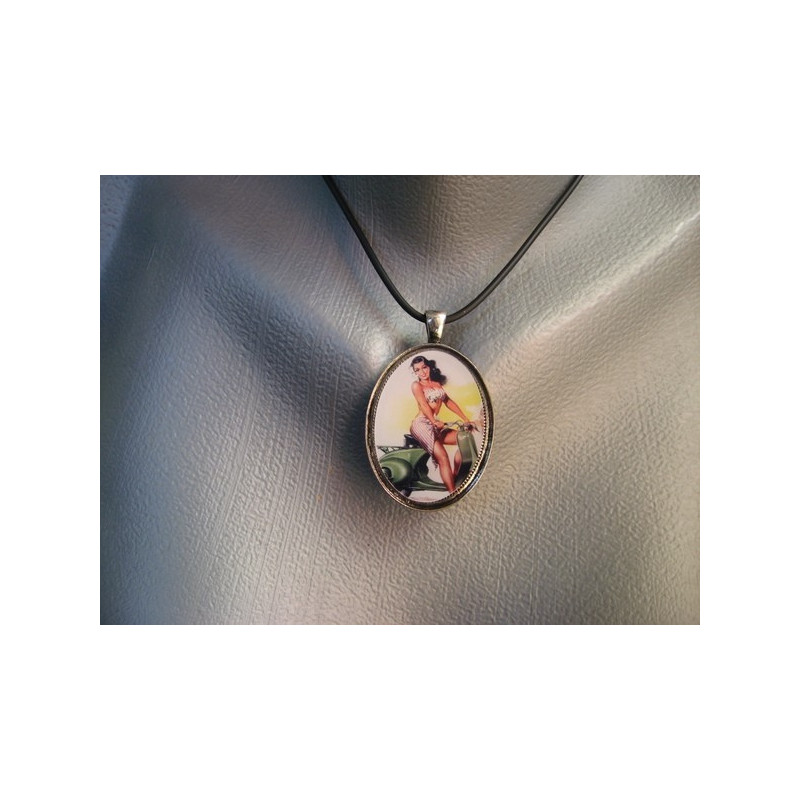 Vintage oval pendant, Pin-up Vespa, set in resin