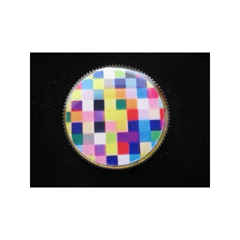 POP PIN, multicolored pixels, set with resin