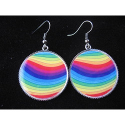 Boucles d'oreilles pop, Arc-en-ciel multicolore, serties en résine