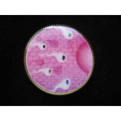 Fancy brooch, Race against the clock, set with resin