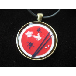 Pendentif vintage, drapeau Japon et Sushis, serti en résine