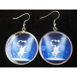 Earrings, lemur dancer, set in resin