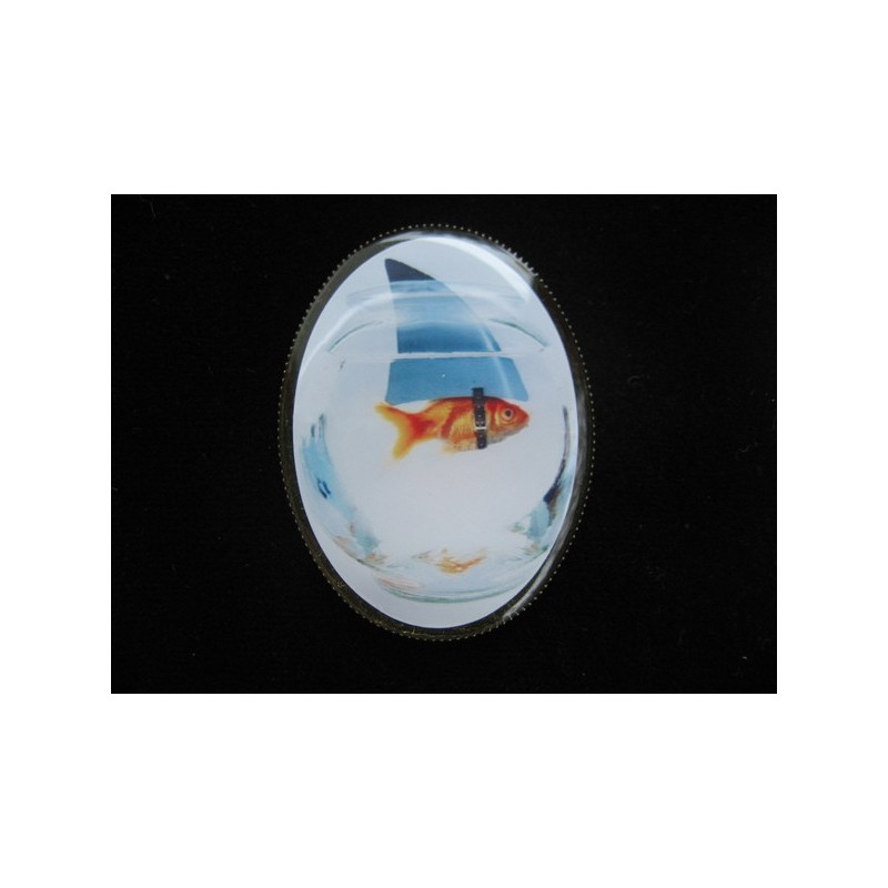 Oval brooch, fish or shark, set with resin