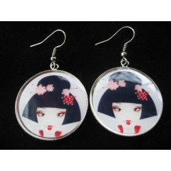 Boucles d'oreilles, Geisha, serties en résine