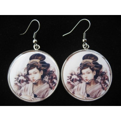 Vintage earrings, Geisha sepia, set in resin