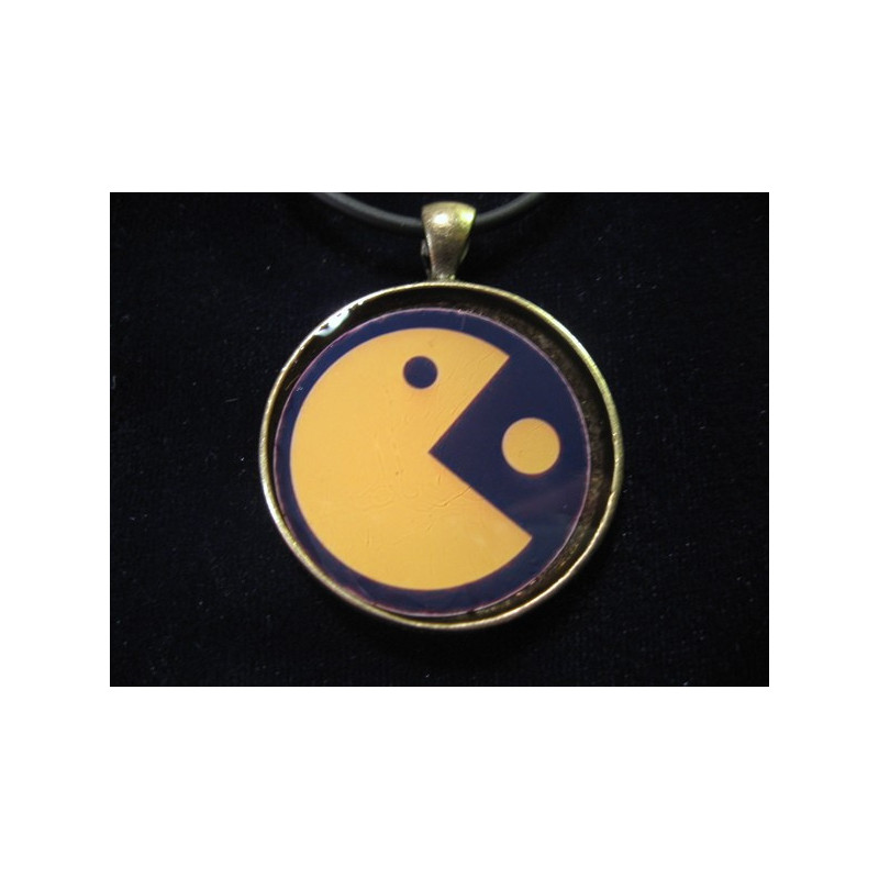 "Pac-man" pendant