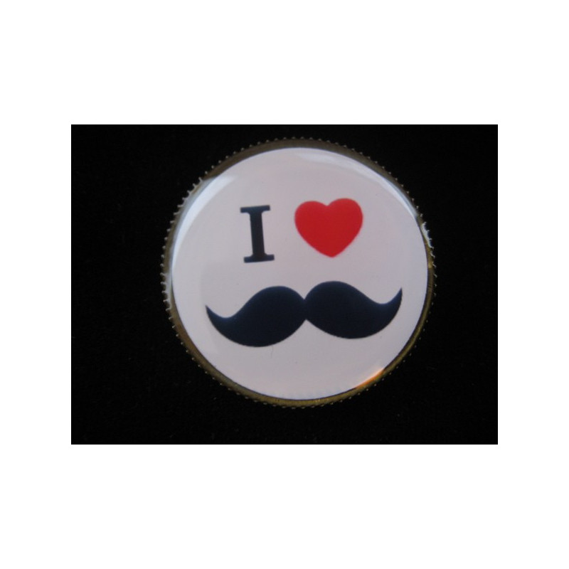 BROCHE fantaisie, I love moustache, sertie en résine