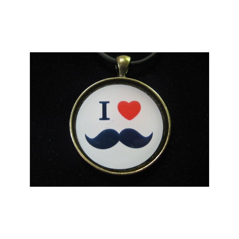 Pendentif fantaisie, I love moustache, serti en résine