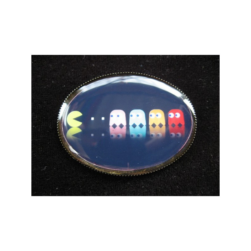 Kawaii vintage oval brooch, Pacman, set with resin