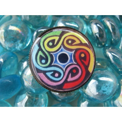 Graphic ring, multicolored spiral, set in resin
