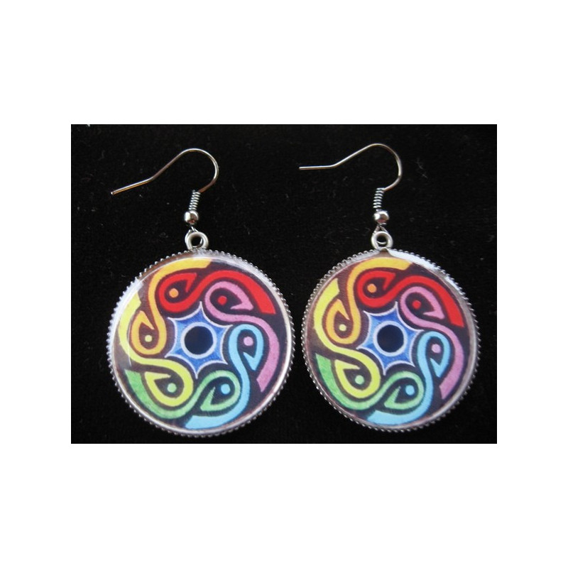 Boucles d'oreilles graphiques, spirale multicolore, serties en résine
