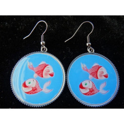 Fancy earrings, Love fish, set in resin