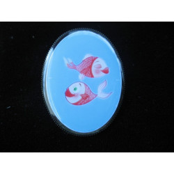 Fancy oval brooch, Love fish, set with resin