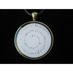 Pendentif vintage, Shakespeare, sur fond blanc