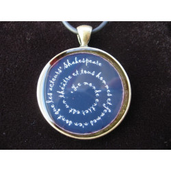 Pendentif vintage, Shakespeare, sur fond noir