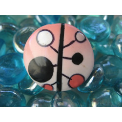 Bague pop, pois noirs/blancs/roses, sur fond rose en Fimo