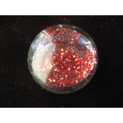 Large cabochon ring, mobile red sequins, set in resin