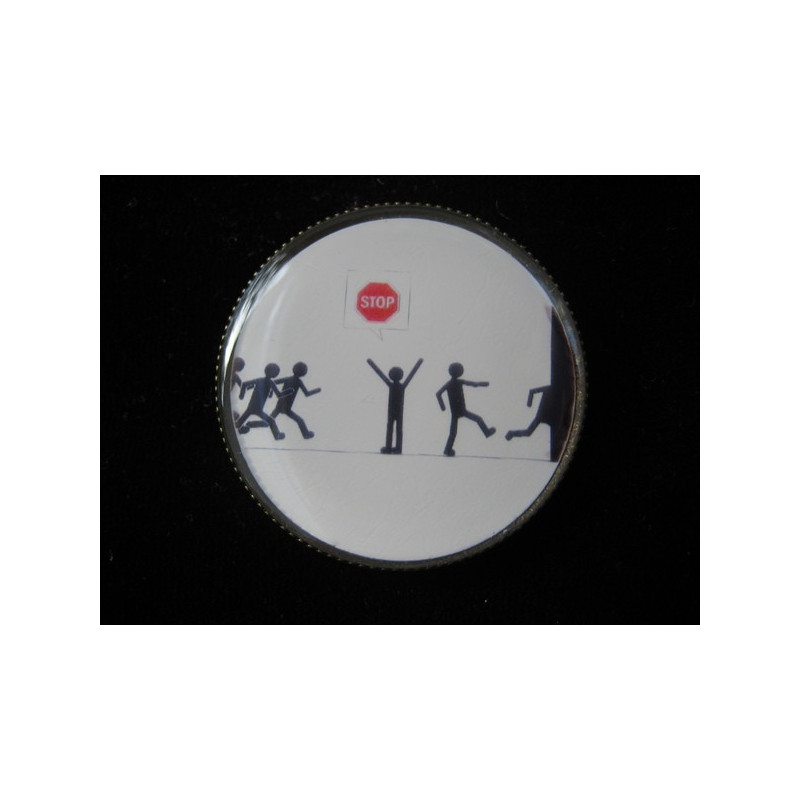 BROOCH BD Style, STOP, set in resin