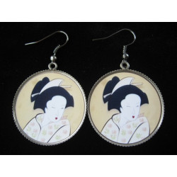 Boucles d'oreilles vintage, Geisha, serties en résine