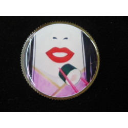 BROCHE Kawaii, Geisha Sushi, sertie en résine