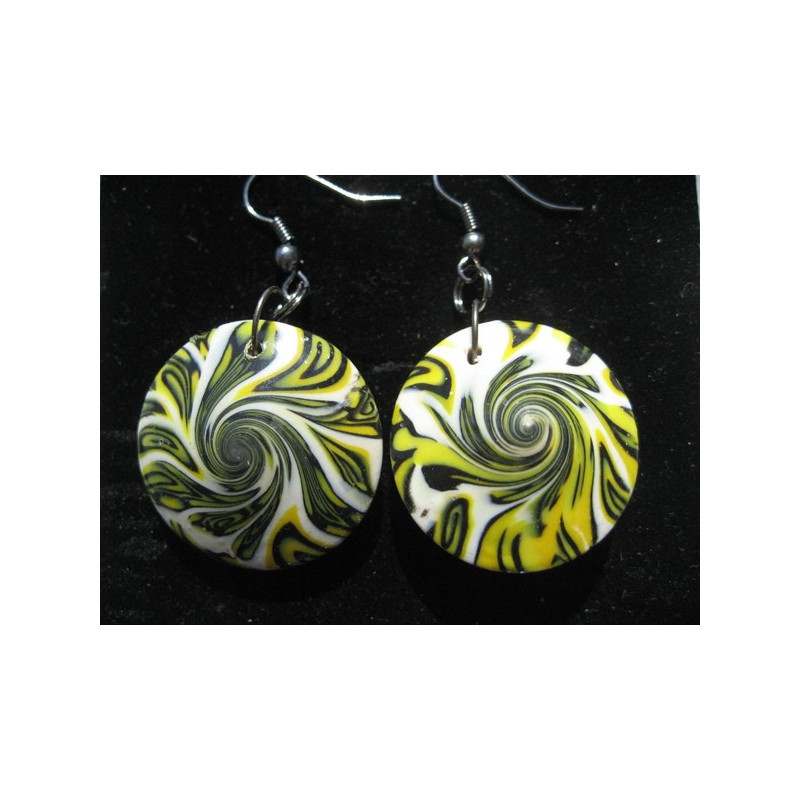 Boucles d'oreilles, spirale blanche et jaune, en fimo