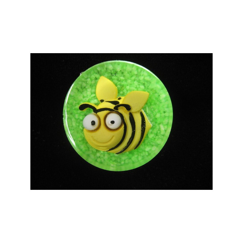 Kawaii ring, Cartoon Bee, on green resin background