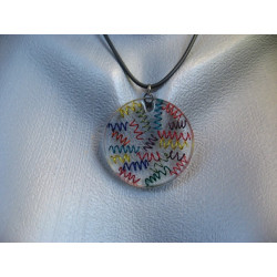 Pendentif à ressorts multicolores