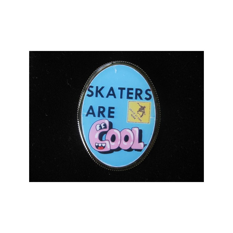 Fancy oval brooch, Skaters are cool, set in resin