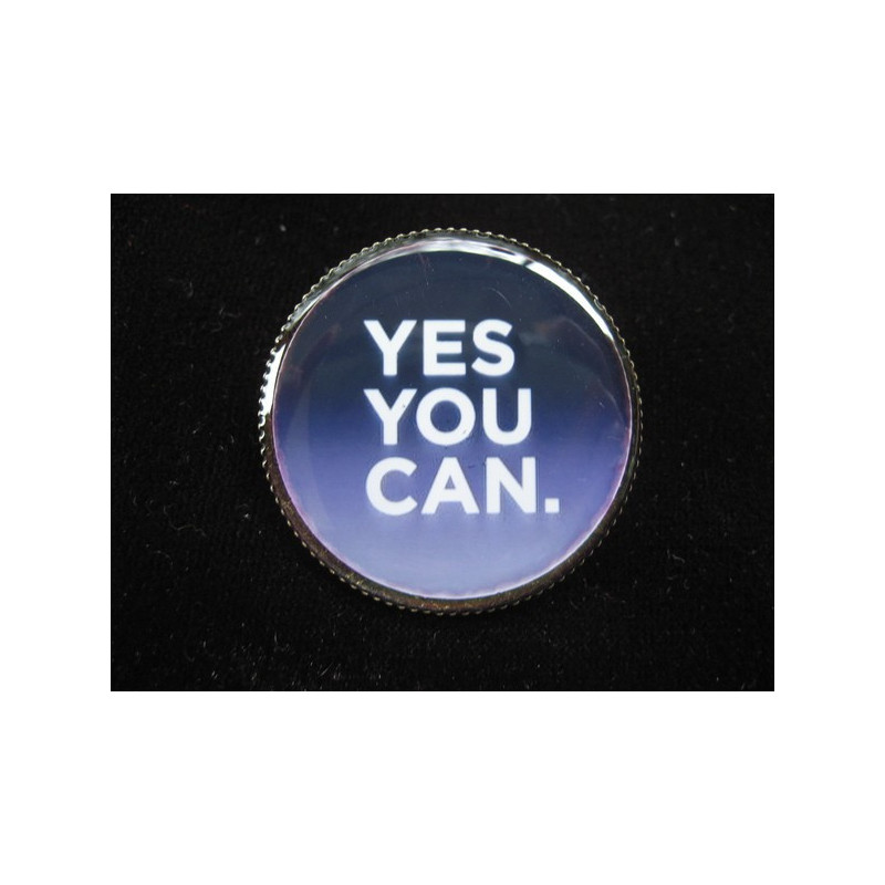 BROCHE fantaisie, Yes you can, sertie en résine